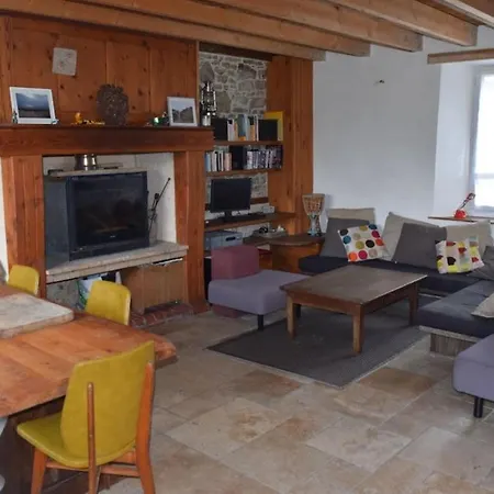 La Taupe Is A Traditional Norman Stone House Holiday home Portbail
